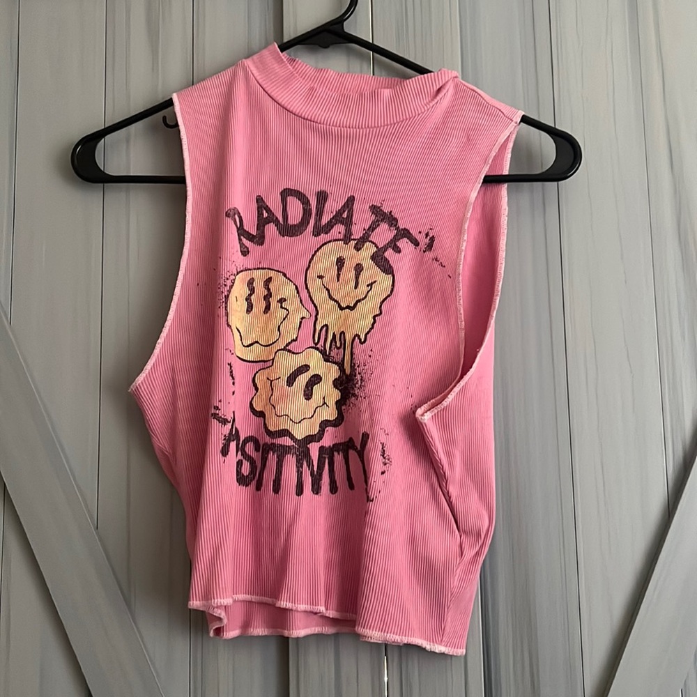 Pink tee